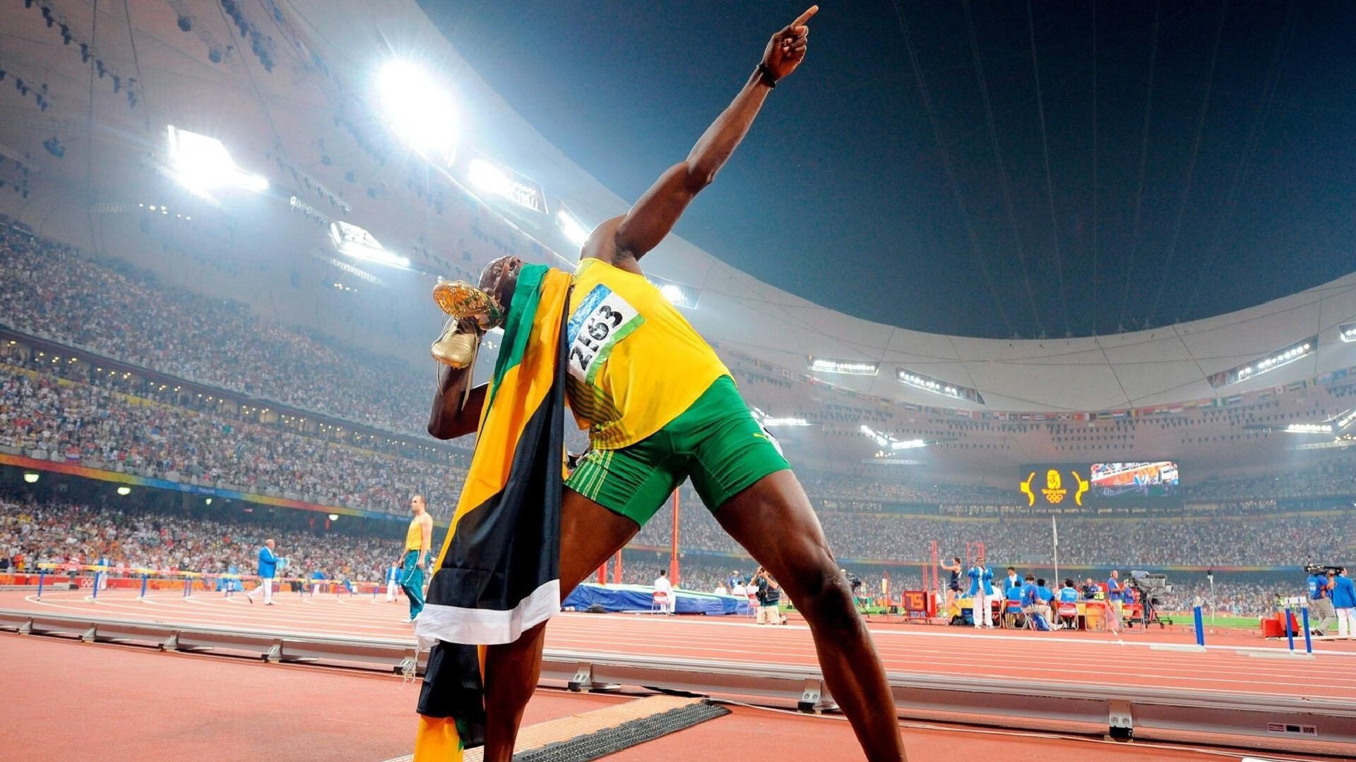 离谱！琼阿梅尼天眼传球撕裂防线，96%成功率铸就中场手术刀神话