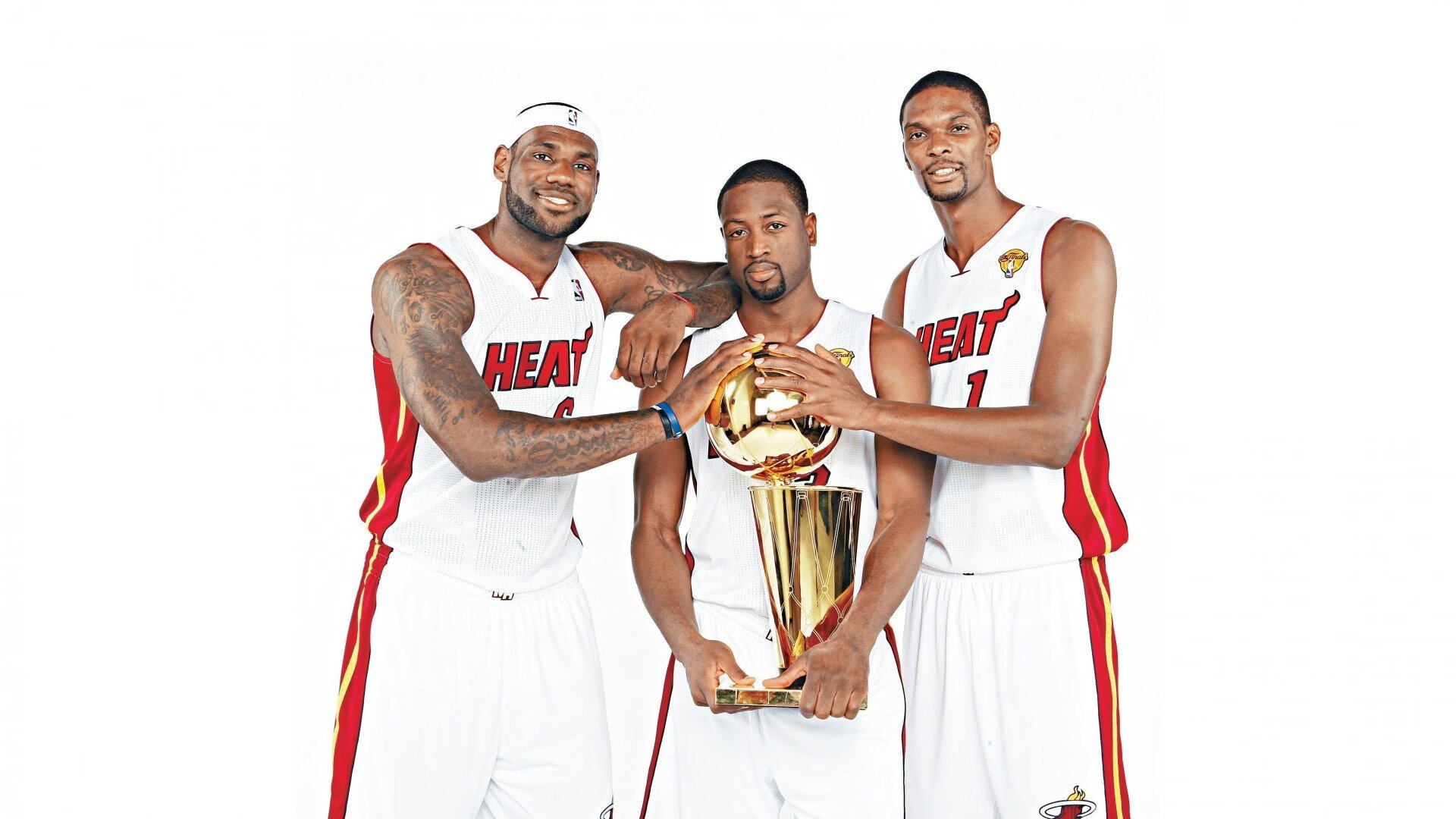 李瑞龙中圈吊射技惊四座 领衔一周十佳进球